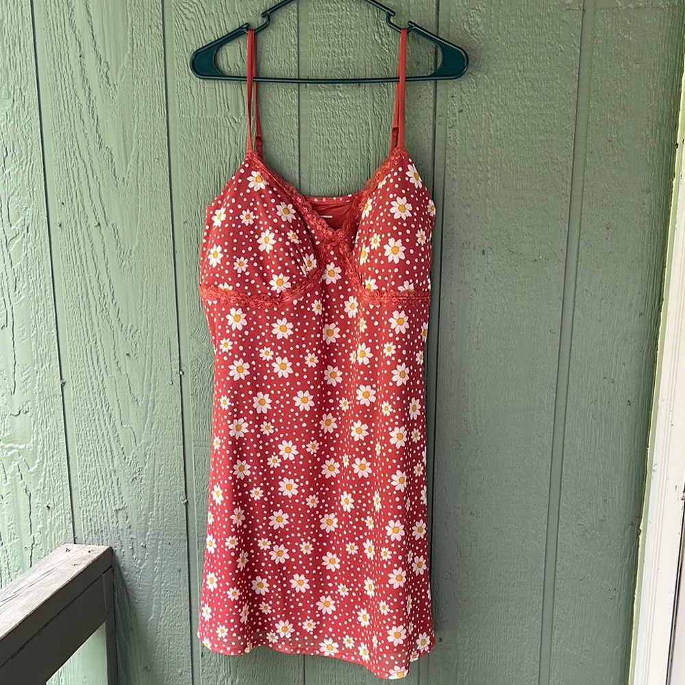 No Boundaries Red and White Floral Chemise with Sweetheart Neckline